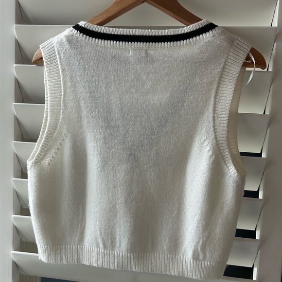 Garage White Sweater Vest - Picture 4 of 4
